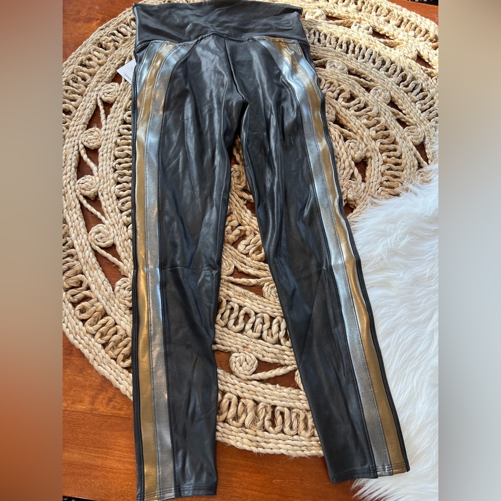 NWT Spanx Leggings- Size M - Picture 2 of 5